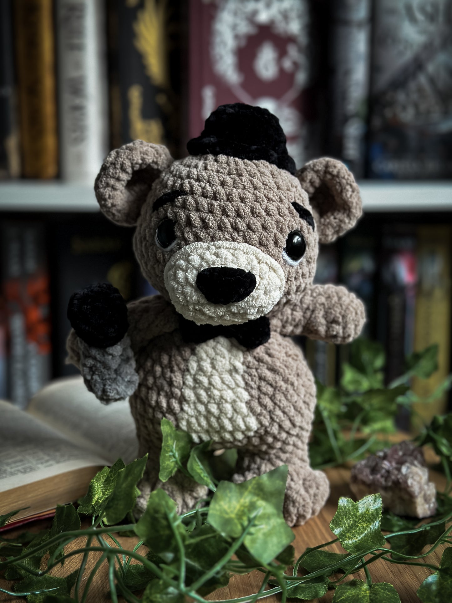 Peluche Freddy | Familier au crochet inspiré de Five Nights at Freddy's