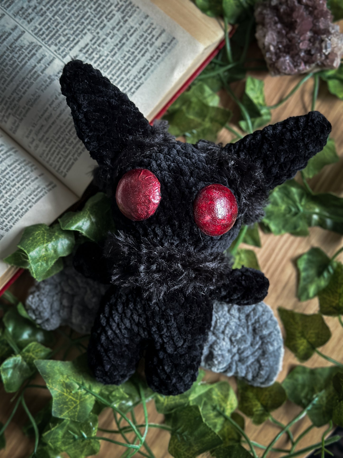 Peluche Mothman | Familier cryptide fait main